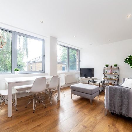 Modern And Bright 2 Bdr Flat In Clapham Common Lejlighed London Eksteriør billede