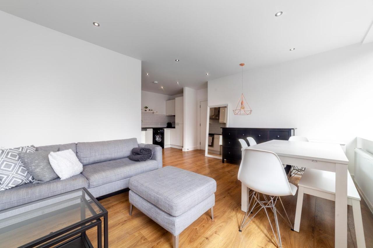 Modern And Bright 2 Bdr Flat In Clapham Common Lejlighed London Eksteriør billede