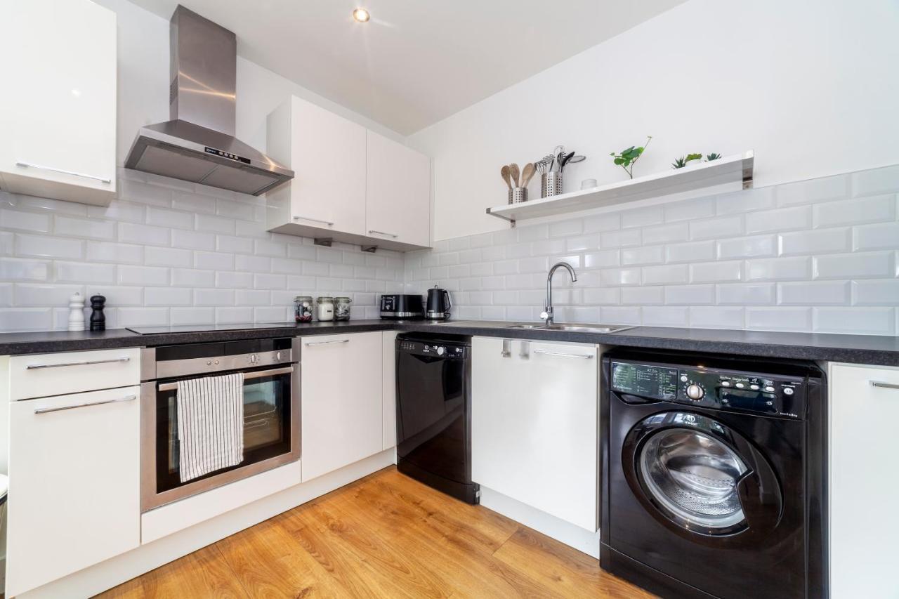 Modern And Bright 2 Bdr Flat In Clapham Common Lejlighed London Eksteriør billede