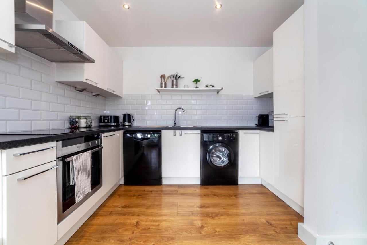 Modern And Bright 2 Bdr Flat In Clapham Common Lejlighed London Eksteriør billede